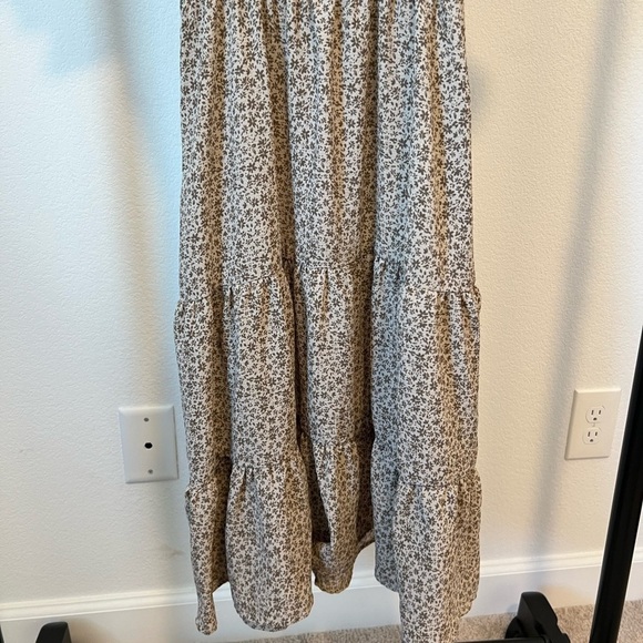 𝅺monteau Women’s Beige Dress‎ Size XS - Picture 3 of 10